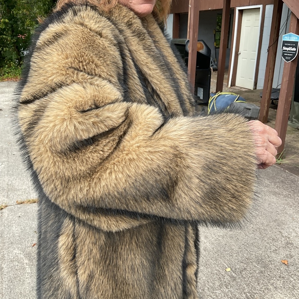 Classic Women's Faux Fur Long Coat in Taupe Brown - Picture 5 of 8